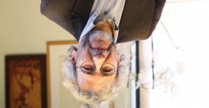 İsviçre&#039;deki kaçakların &quot;Basın Özgürlüğü&quot; panelinde, Can Dündar&#039;a soru sormak isteyen Türk vatandaşına alçak saldırı