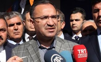 Bakan Bozdağ: Türkiye, birçok terör örgütüyle mücadele eden tek ülke