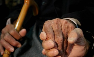 '65 yaş üzeri 300 kişiden 1'i Parkinson hastası'