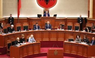 Arnavutluk'ta 'adaysız' cumhurbaşkanlığı seçimi