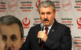 BBP Genel Başkanı Destici: Türkiye, 35 senedir darbe anayasasıyla yönetiliyor