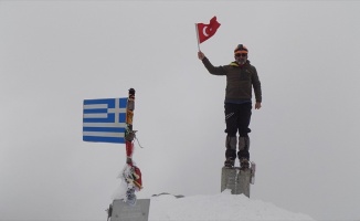 Bursalı dağcılar 'Yunanistan'ın zirvesi'ne tırmandı