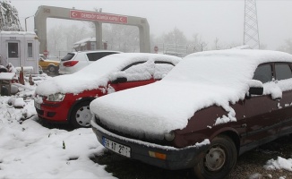 Kırklareli'nde kar yağışı etkili oluyor