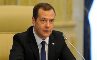 Medvedev İstanbul'da KEİ zirvesine katılacak
