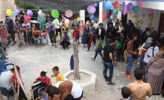 Suriye&#039;de engelli çocukların, özel okul açılışındaki sevinci görülmeye değer!