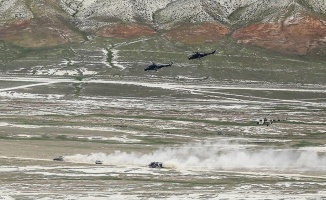 Türkiye-Azerbaycan askeri tatbikatı savaş sahnelerini aratmadı