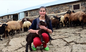 Vartolu Eda da ablası gibi TEOG birincisi