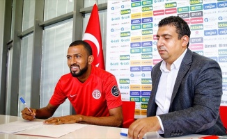 Antalyaspor, Maicon ile sözleşme imzaladı