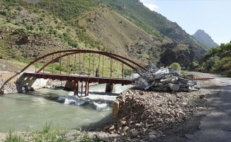 DBP&#039;li belediye, PKK için özel köprü yaptırmış!