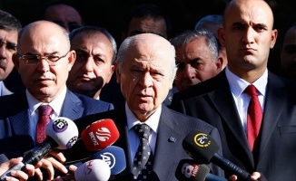 MHP Genel Başkanı Bahçeli: Yürürken düşünmesini tavsiye ederim