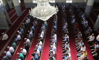 Terörün vurduğu camiler ibadete açıldı