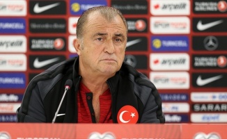 Türkiye Futbol Direktörü Terim: Milli formayı pazarlık konusu yaptırmam