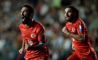 Arda Turan&#039;dan Selçuk İnan&#039;a destek
