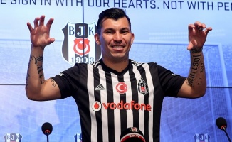Beşiktaş, Medel'i basına tanıttı