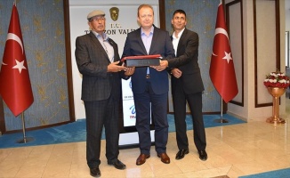 Ömer Halisdemir'in babasından Trabzon Valisi Yavuz'a ziyaret