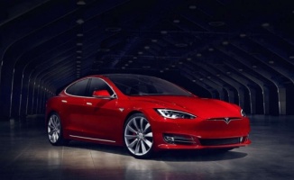 Tesla Model S ile 1000 km menzil rekoru kırıldı!