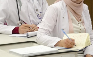Tıp ve diş hekimliği fakültelerinde &#039;sözleşmeli hoca&#039; dönemi