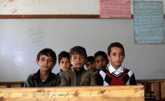 Yemen'de kitapsız ve öğretmensiz ders yılı