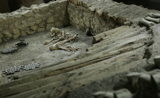 4 bin 500 yıllık erkek iskeletlerinde 'halhal' bulundu