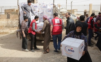 AFAD ve Kızılay'dan Suriyelilere yardım eli