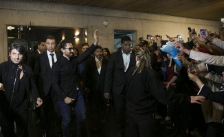 Bollywood yıldızı Khan Ankara'da hayranlarıyla buluştu