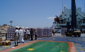 Aden Limanı ticari ve insani yardım gemilerine açıldı