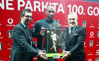 Beşiktaş, Vodafone Park&#039;taki 100. golünü kutladı