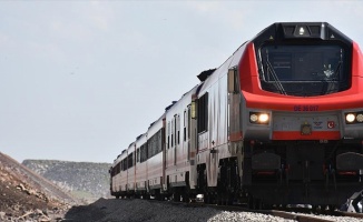 'Bakü-Tiflis-Kars demiryolu Azerbaycan'ı ulaştırma merkezine dönüştürecek'