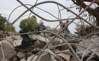 İsrail askerleri, Filistinlilerin evlerini yıktı