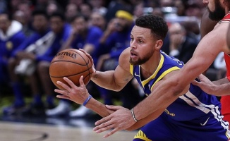 Warriors, Celtics'i Curry ile devirdi