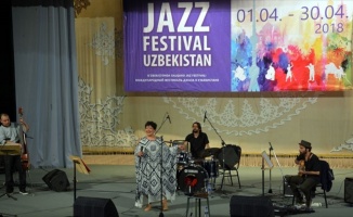 Türk müzisyen Başak Yavuz Özbekistan&#039;da büyük beğeni topladı