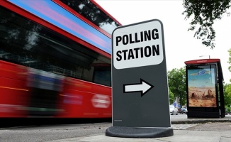 İngiltere&#039;de yerel seçimde iktidar beklenen kaybı yaşamadı