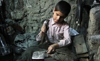 Dünyada 152 milyon çocuk okul yerine işe gidiyor