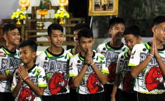 Tayland'da mağaradan kurtarılan çocuklar 'kutsanacak'