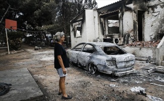 Yunanistan'daki yangının tanıkları şoku atlatmaya çalışıyor