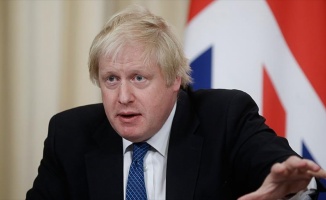 Boris Johnson&#039;dan tepki çeken &#039;peçe&#039; yazısı