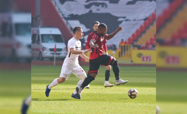 Gençler Gazişehir’i 2-1’le geçti