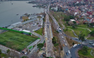Eminönü-Alibeyköy tramvay hattının rayları yerleştiriliyor