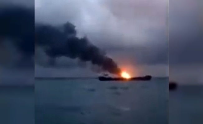 Kerç Boğazında gemilerde yangın: Türk mürettebat da var