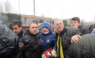 Fenerbahçeli taraftarlardan derbi öncesi ziyaret