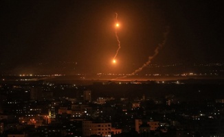 İsrail&#039;den Gazze&#039;ye topçu ateşi