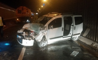 Ankara’da otomobil temizlik aracına çarptı: 2 yaralı