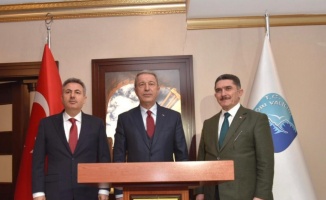 Bakan Akar ve Komutanlar Ağrı’da