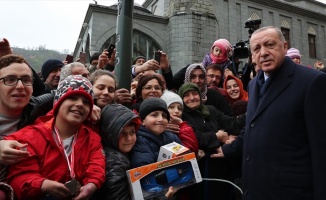 Cumhurbaşkanı Erdoğan Rize&#039;de hemşehrileri tarafından uğurlandı