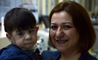 Demir bebek hayata tutundu