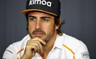 Fernando Alonso, Dakar Rallisi’ni kazanan Hilux’ı test etti