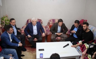 Kılıçdaroğlu, Bayraklı’da yaralanan CHP’li gençleri aradı