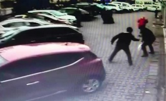 Ümraniye’de sokak ortasında silahlı saldırı kamerada