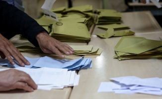 Maltepe&#039;de oy sayım işlemleri devam ediyor