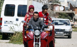 Triport&ouml;rleri arızalanan engelli kardeşler yardım bekliyor